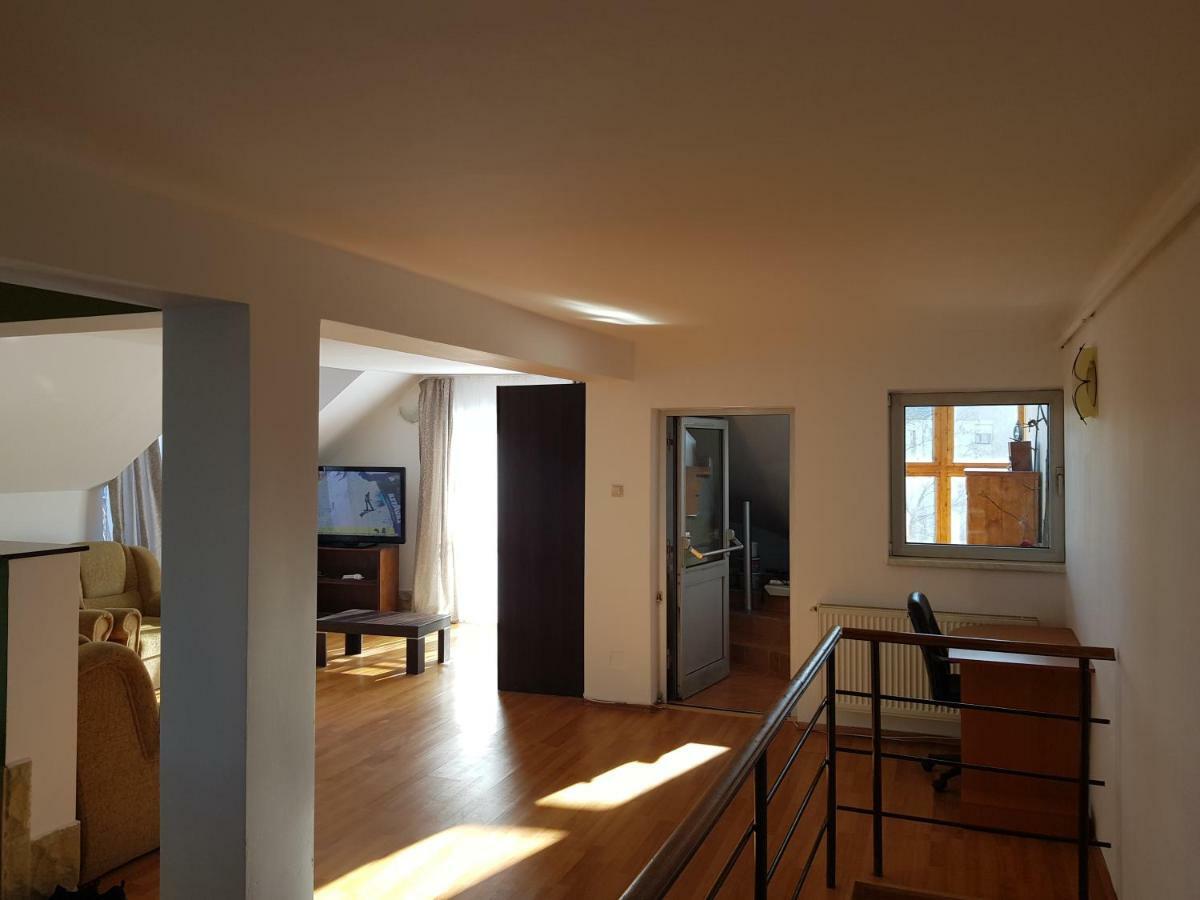 Penthouse Apartament 2 Floors, 2 Bedroom , 2 Bath, 120 Sqm , Inside Yard Parking Cluj-Napoca Exteriör bild