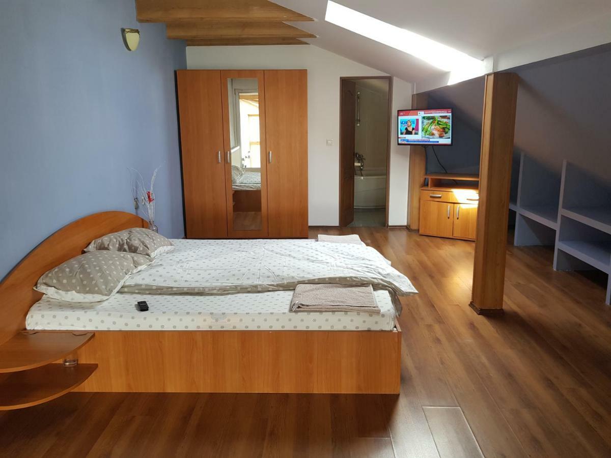 Penthouse Apartament 2 Floors, 2 Bedroom , 2 Bath, 120 Sqm , Inside Yard Parking Cluj-Napoca Exteriör bild
